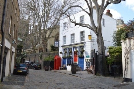 grenadier pub, grenadier in belgrave square, one of london's best pubs