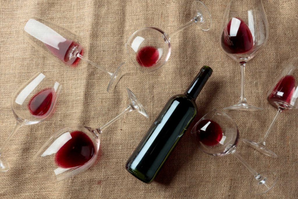 how much wine in a bottle, how many glasses in a wine bottle, wine pours, intro to wine, basics of wine